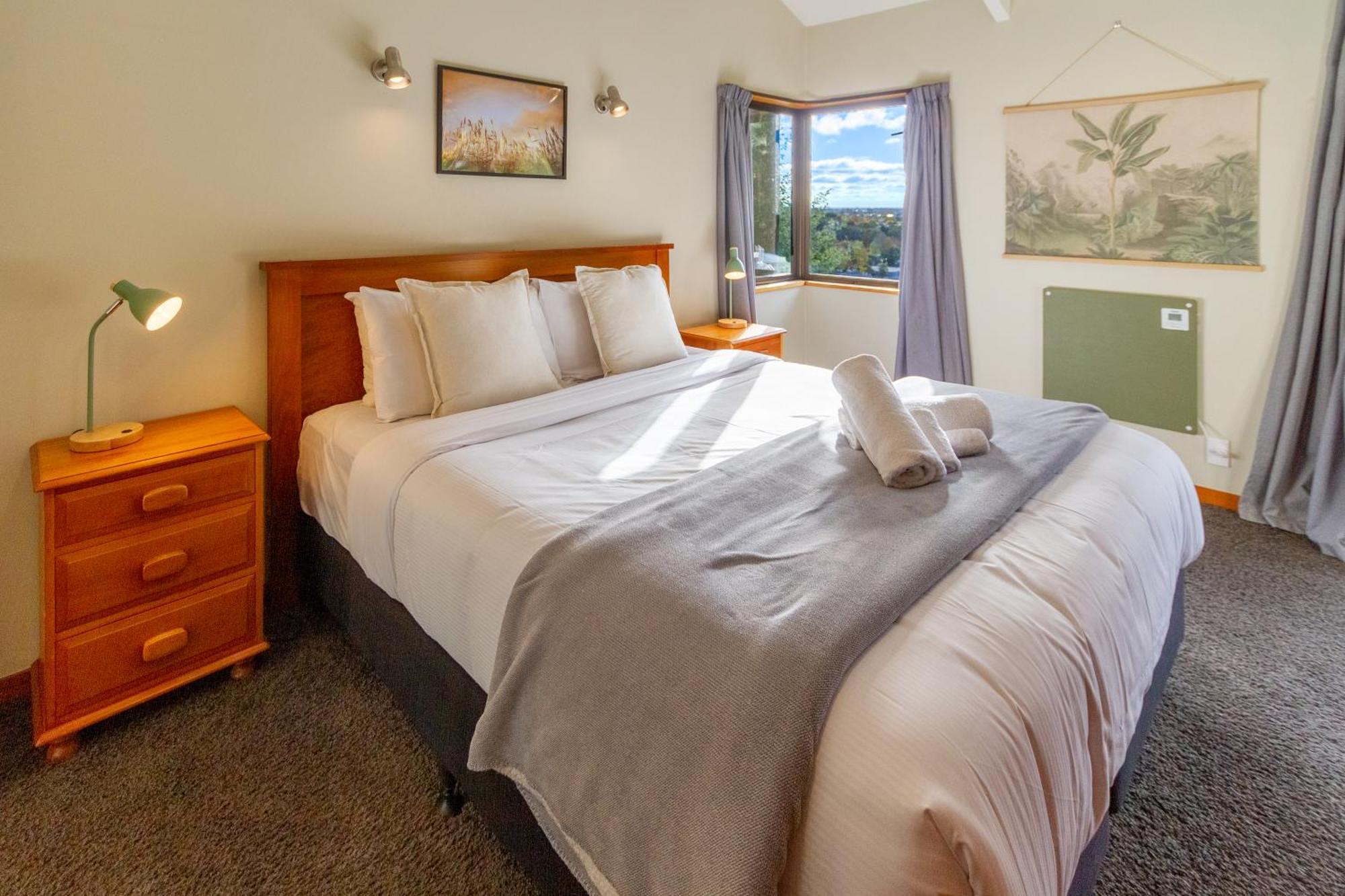 Sherwood Lodge 4-Bedroom Holiday Home With Spectacular Views Крайстчёрч Экстерьер фото